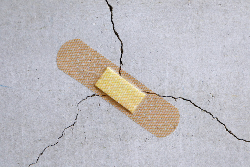 reparar grietas en las paredes